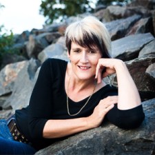 dePierresM-AuthorPic